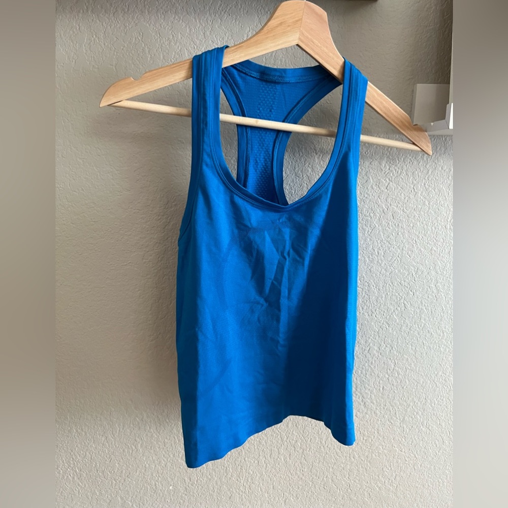 SWIFTLY TECH RACERBACK TANK TOP 2.0 RACE LENGTH (POOLSIDE)